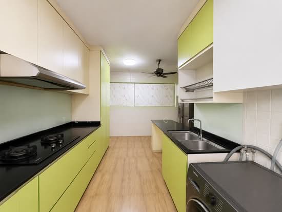 709 JURONG WEST STREET 71 photo 4
