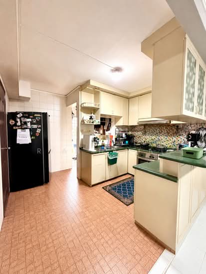 345 TAMPINES STREET 33 photo 3