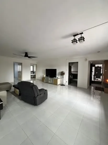 516 Serangoon North Avenue 4 image 1 of 10