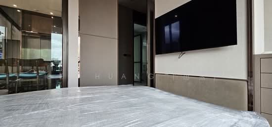 8 Hullet photo 3