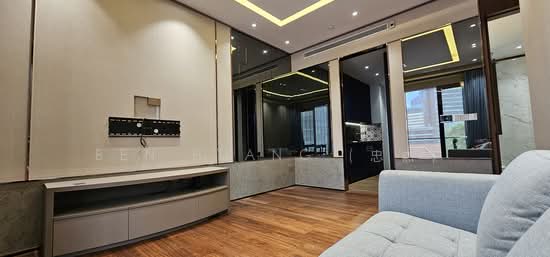 8 Hullet photo 6