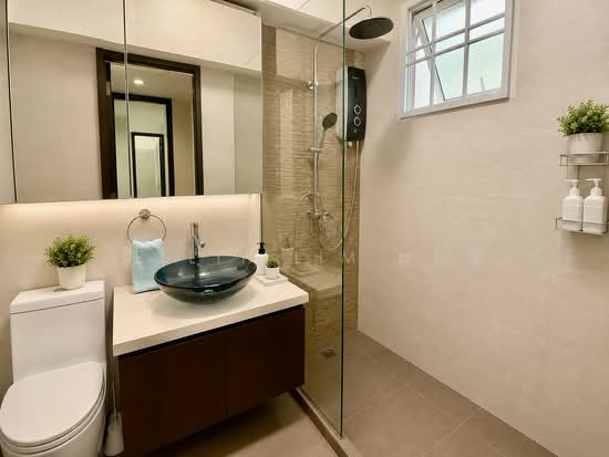 477 SEMBAWANG DRIVE photo 5