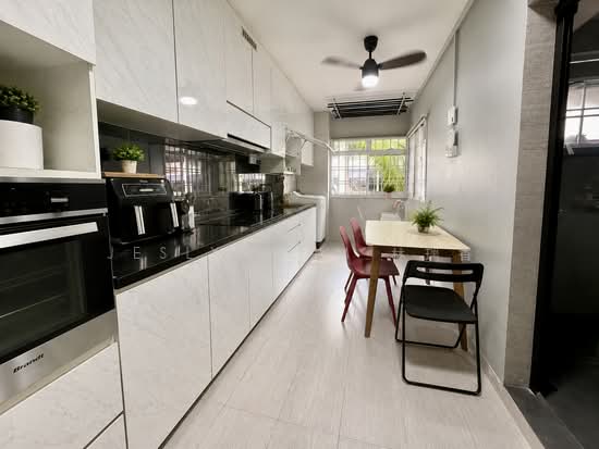 477 SEMBAWANG DRIVE photo 6