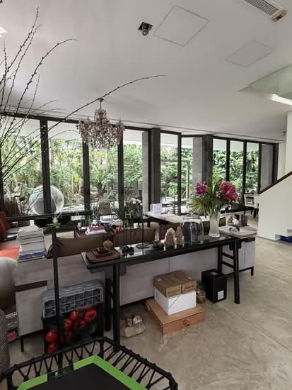Cul-de-Sac Resort-Style 2.5-Storey Semi-Detached with Private Swimming Pool & Lush Greenery photo 2