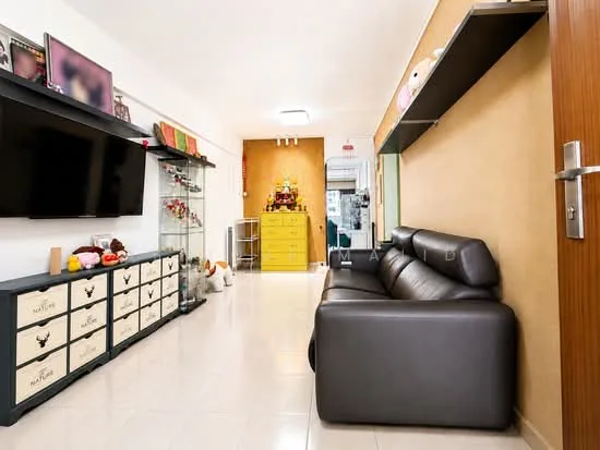 826 Tampines Street 81 image 1 of 9
