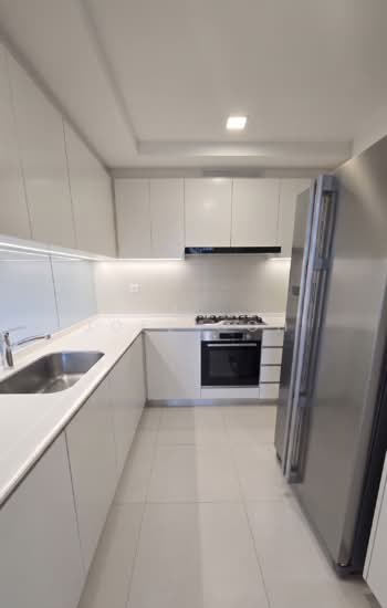 THE LAKEFRONT RESIDENCES photo 3