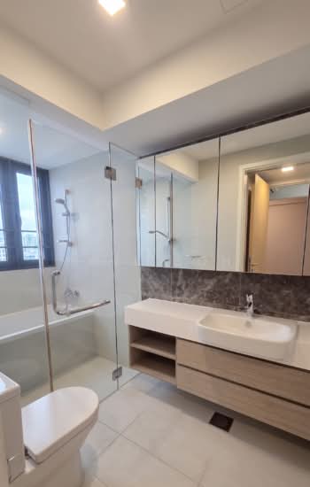 THE LAKEFRONT RESIDENCES photo 4