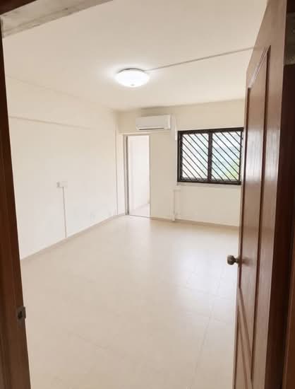 166 TAMPINES STREET 12 photo 2