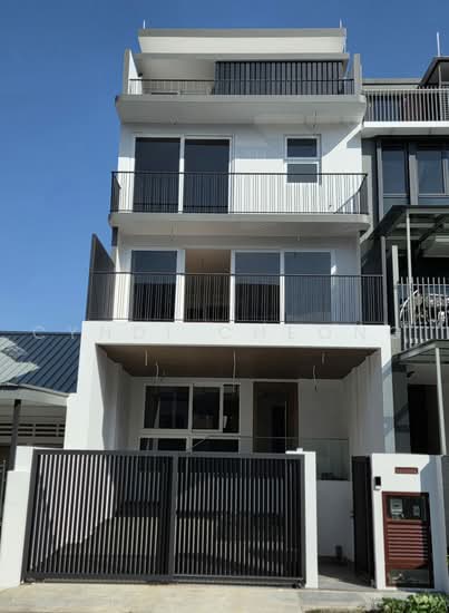 Opera Estate, Swan Lake, Norma Terrace, Jalan Bangsawan photo 3
