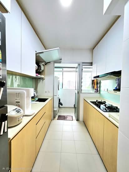 95C HENDERSON ROAD photo 3