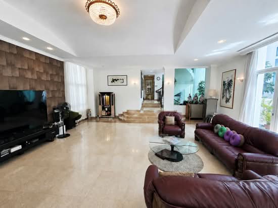 Charming Bungalow @ Braddell Heights Estate