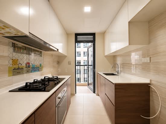 THE BROWNSTONE photo 3