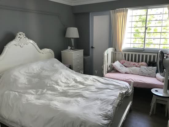 215 TAMPINES STREET 23 photo 3
