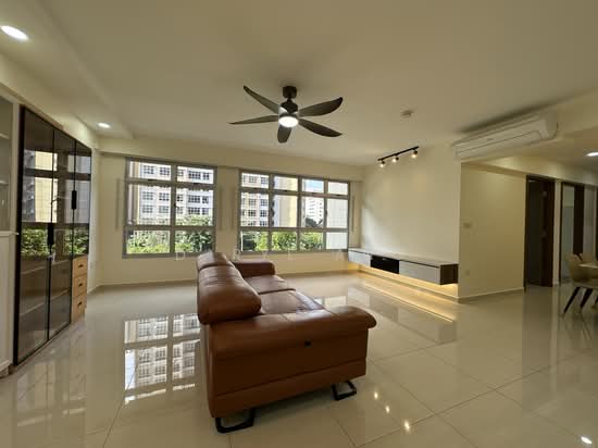876C TAMPINES AVENUE 8