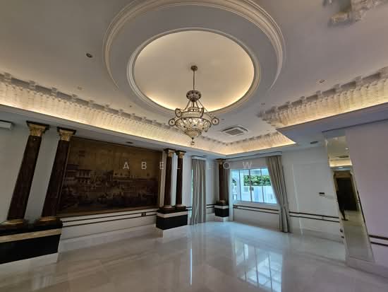 24 SIGLAP AVENUE photo 2
