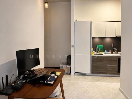 AURA 83 photo 5