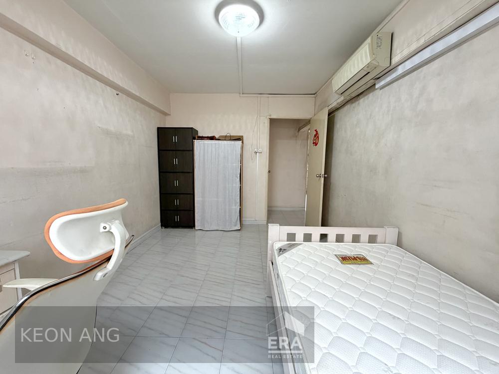 310 SERANGOON AVENUE 2 photo 5