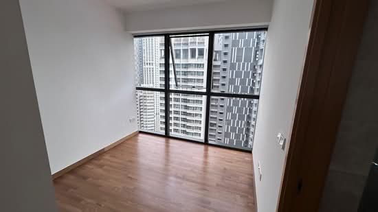 COMMONWEALTH TOWERS photo 2