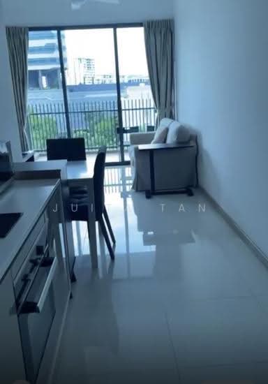 J GATEWAY photo 6