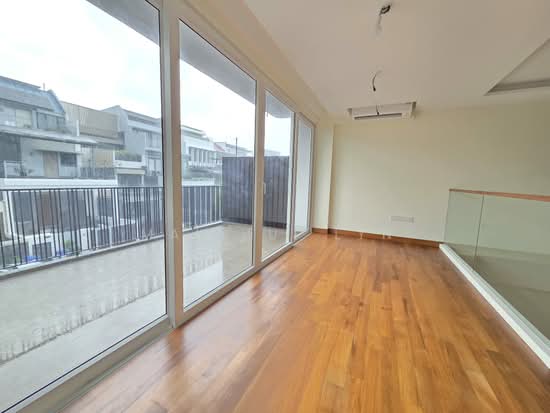 Just TOP! Brand New 2.5 Storey Inter-Terrace with Mezzanine & Private Lift in Opera Estate photo 4