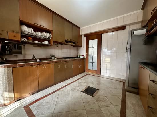 664 WOODLANDS RING ROAD photo 4
