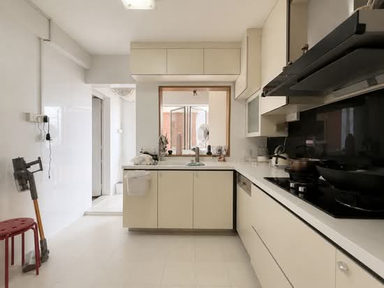 131 CLARENCE LANE photo 3