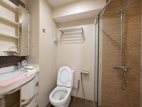 131 CLARENCE LANE photo 6