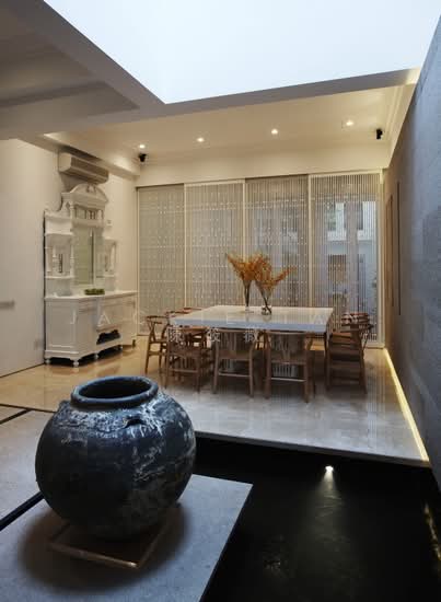 Orchard Conservation with 3 Car porch, private lift and pool photo 3