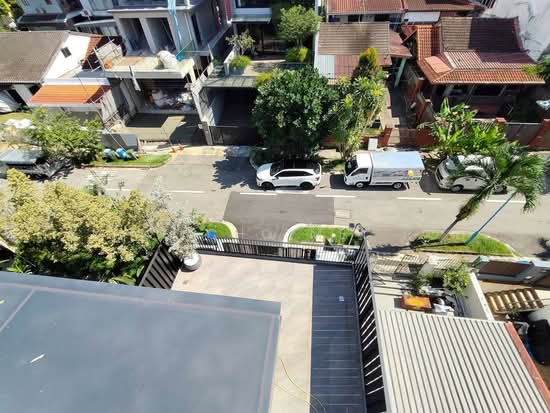 Brand New 3 Stories Intermediate Terrace with an Attic and Lift photo 6