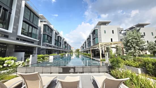 Freehold Cluster Semi-D Private Lift to all 5 floors 5bed5bath+helper Ang Mo Kio/Yio Chu Kang MRT photo 2