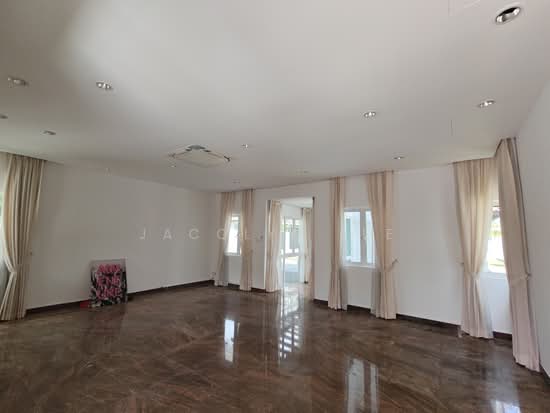 Branksome Road Detached House photo 3