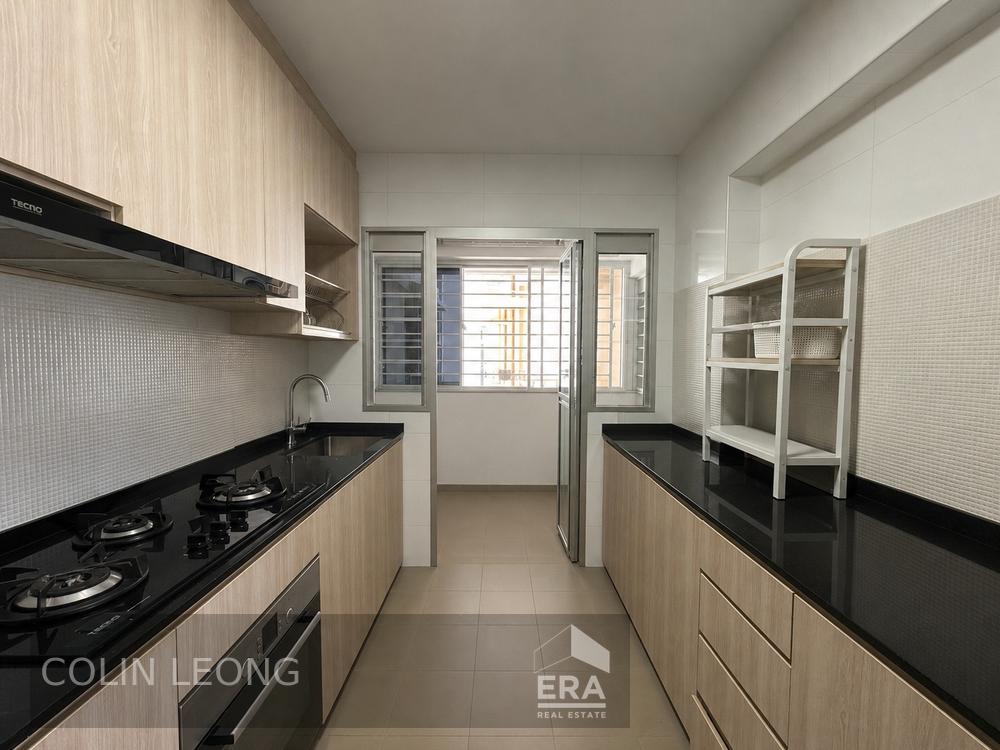 363A SEMBAWANG CRESCENT photo 2