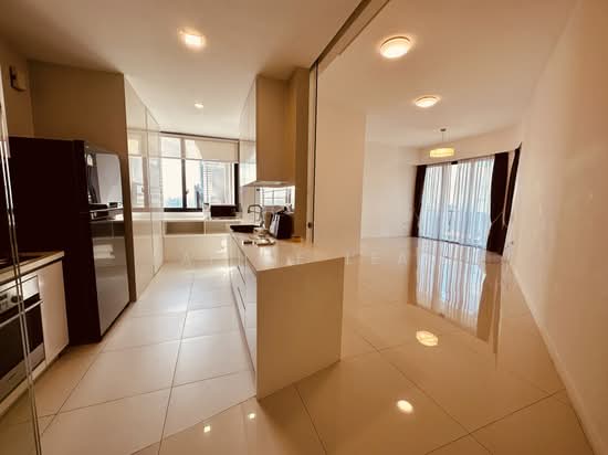 D'Leedon image 1 of 9