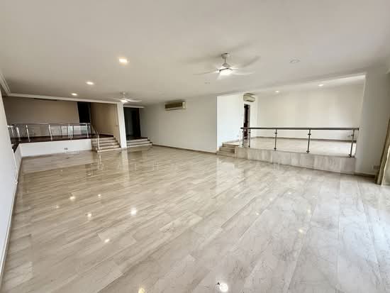 BEVERLY HILL photo 5