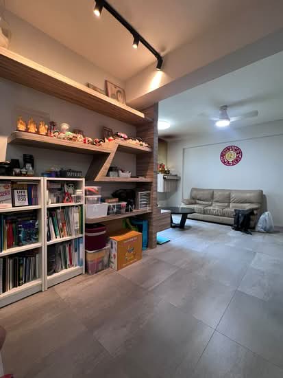 217B BOON LAY AVENUE image 1 of 10