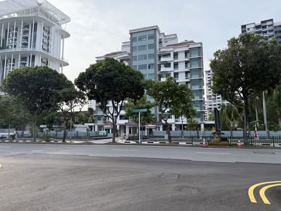 C.H.E.A.P Freehold Corner Terrace near Kovan MRT photo 3