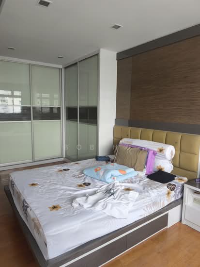 664 WOODLANDS RING ROAD photo 3