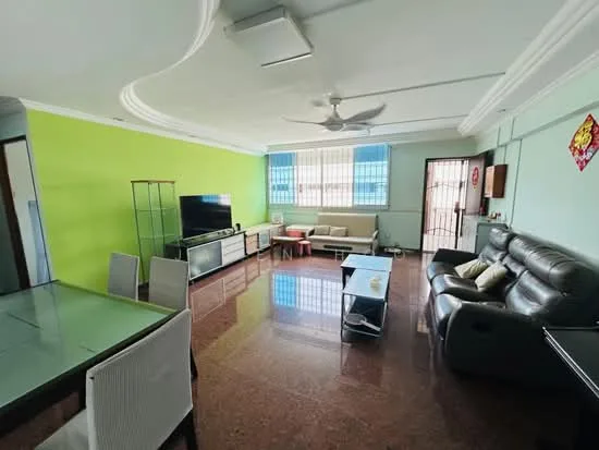 818 Tampines Street 81 image 1 of 8