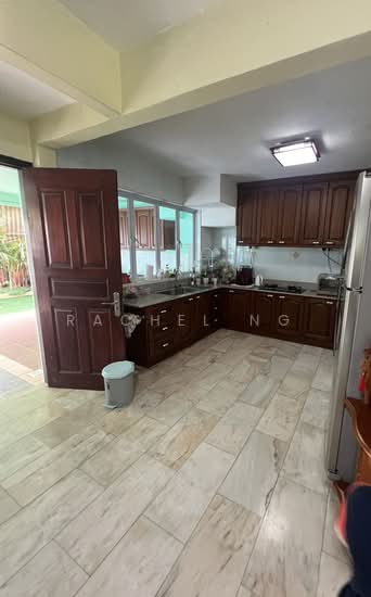 Phoenix Garden detached house photo 2