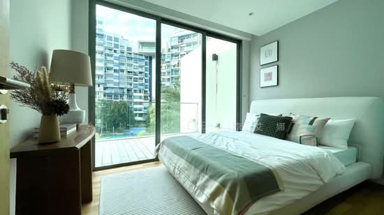 Landed Living with Full Condo Facilities photo 5
