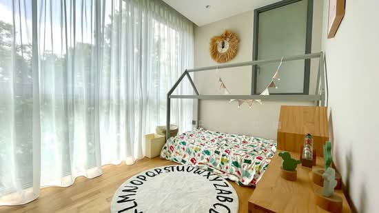 Landed Living with Full Condo Facilities photo 6