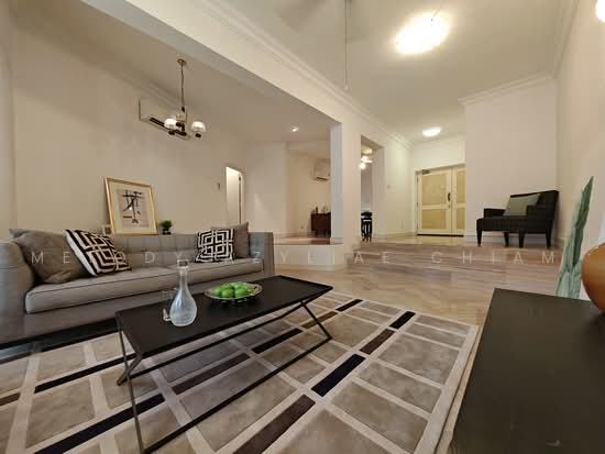 ORANGE REGENCY photo 2