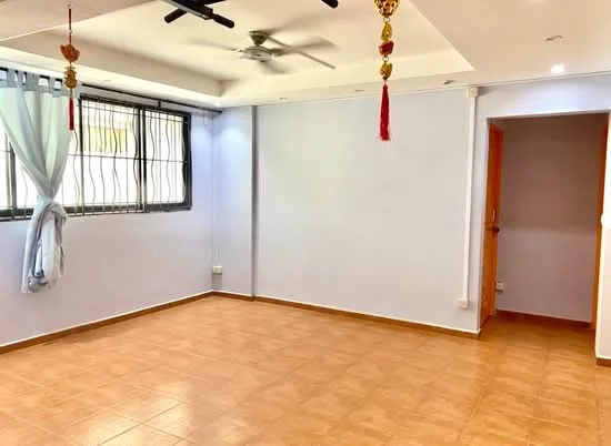 870 Tampines Street 83 image 1 of 7