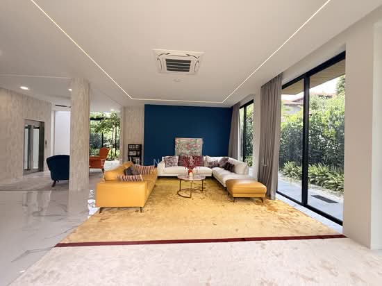 Almost Brand New Bungalow Kingsmead Road 1km Nanyang Pri Sch photo 3