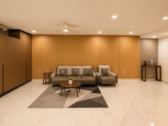 7 Bedroom Well maintained Reconstructed Semi D image 1 of 8