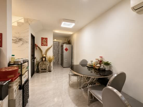 Very well Renovated Freehold Terrace photo 5
