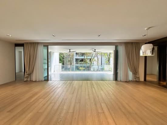 NASSIM PARK RESIDENCES photo 2