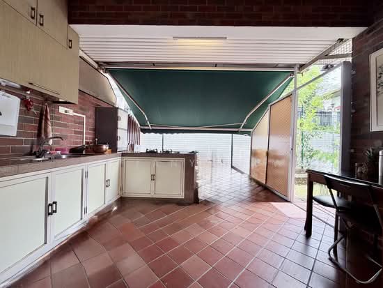***NEW!!! SOUTH FACING 2.5 STY THOMSON SEMI-D !!!! photo 6