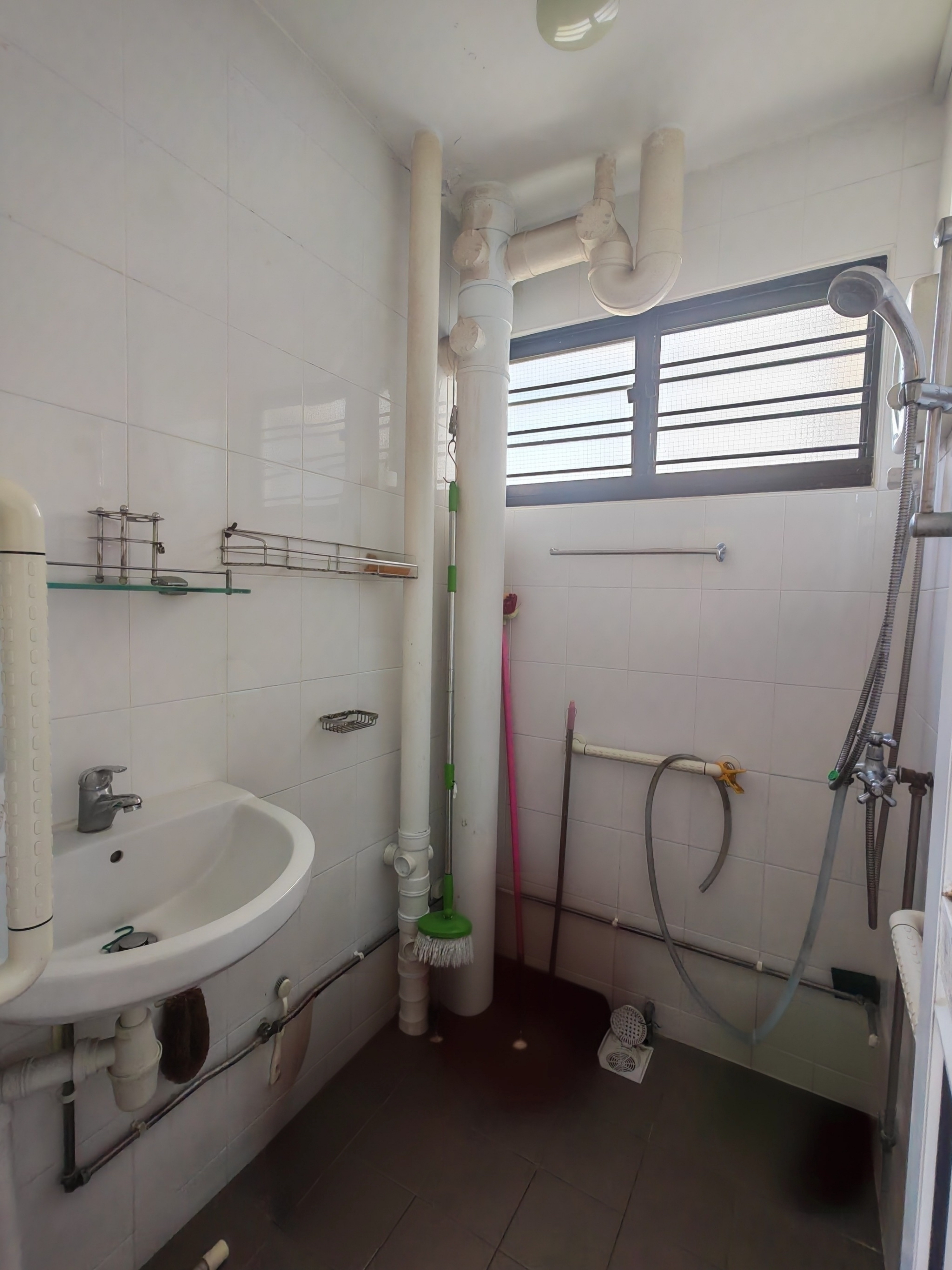 170 ANG MO KIO AVENUE 4 image 1 of 9