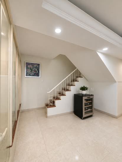 CORNER TERRACE | FREEHOLD | AT EAST COAST photo 2